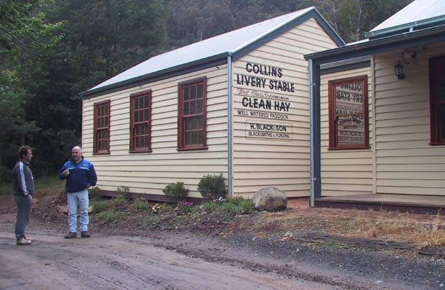 05-Boys at Coopers Creek - Joe & Gerry in discussion
