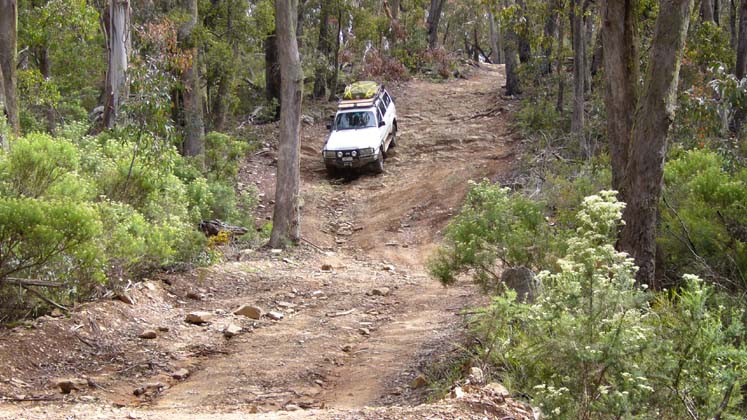 14-Gerry Gee descends Flats Track