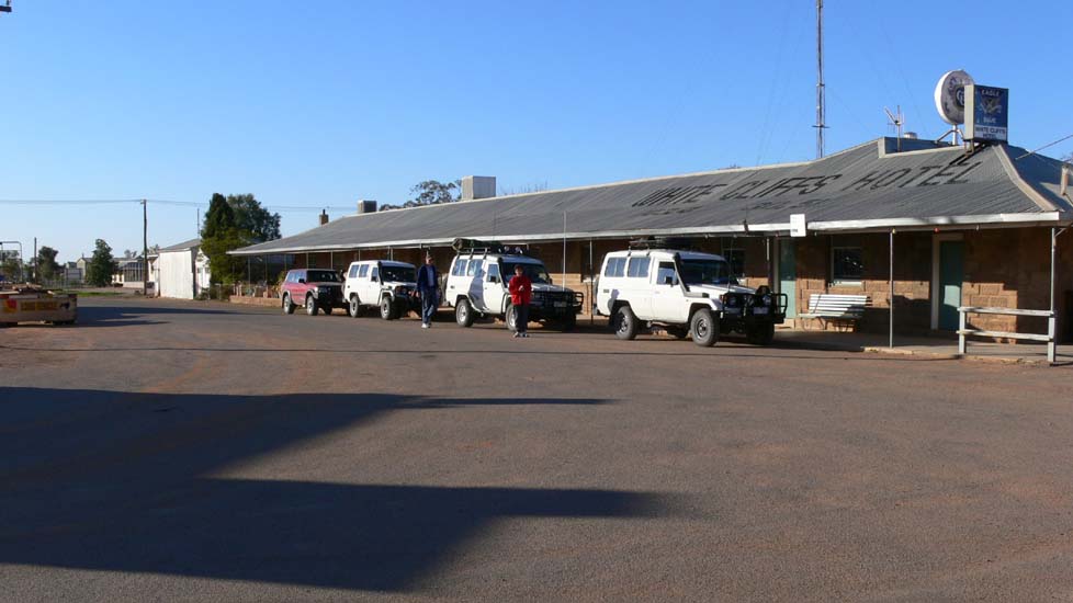 01-Convoy at the White Cliffs Hotel